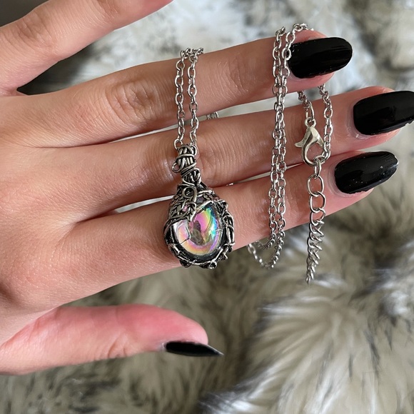 Magical Vintage Crystal & Antique Silver Pendant - Picture 3 of 9